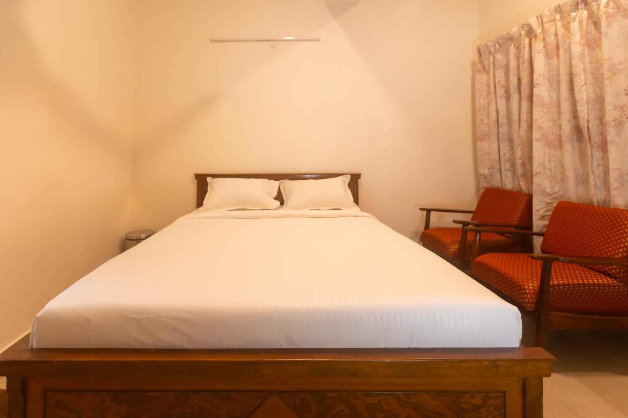 Sri Ramakrishna Hotel バンガロール エクステリア 写真