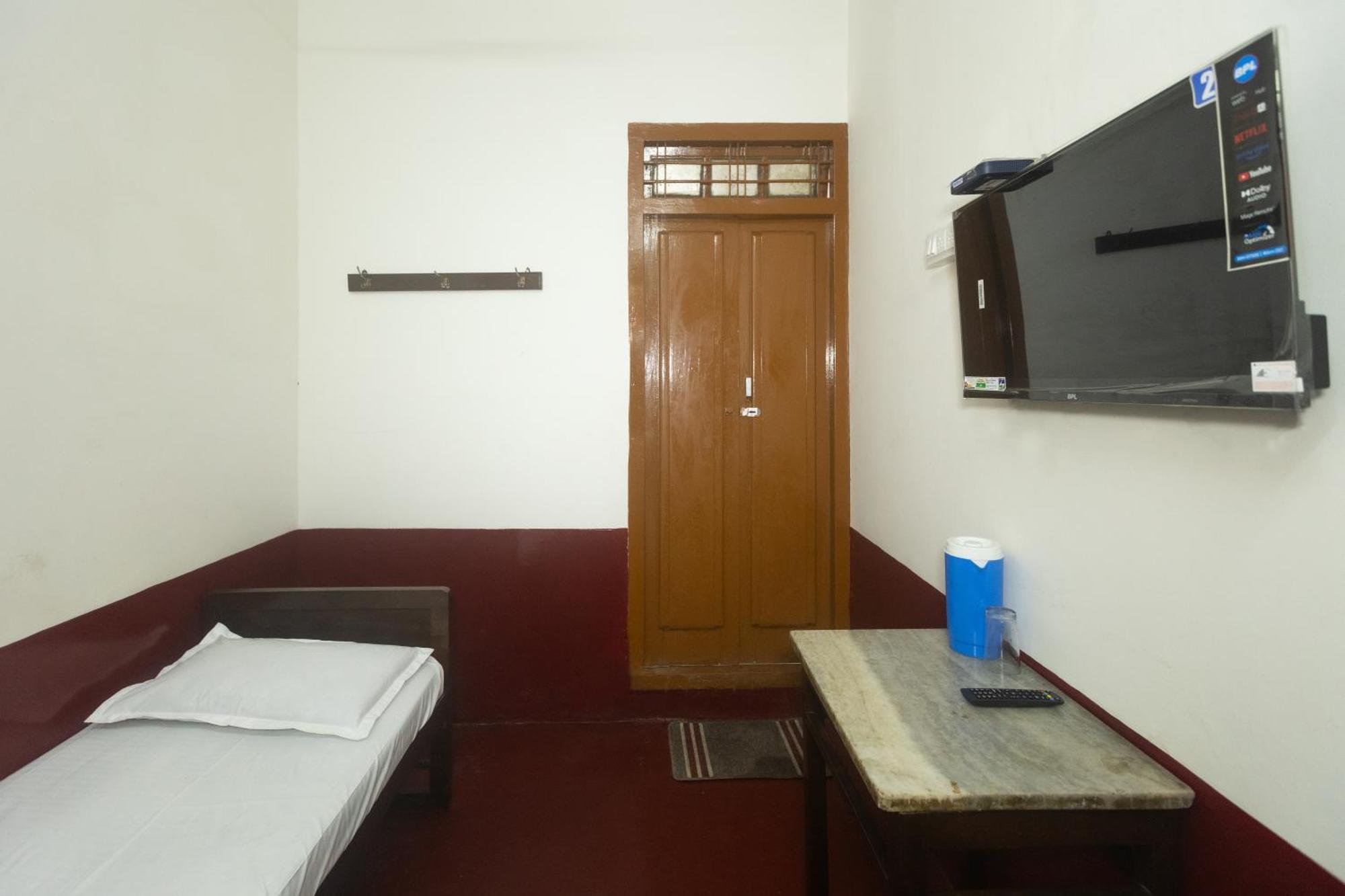 Sri Ramakrishna Hotel バンガロール エクステリア 写真