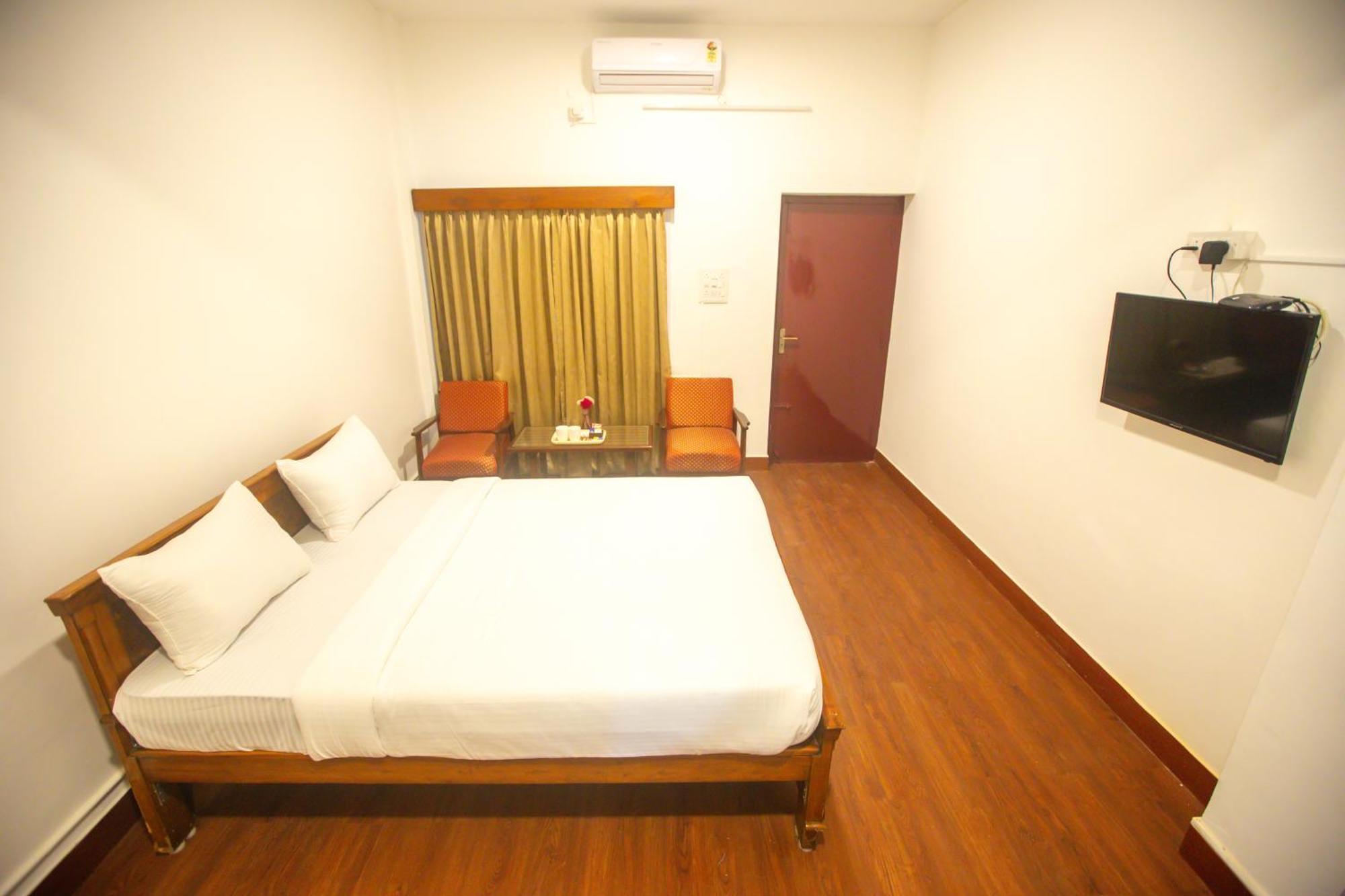 Sri Ramakrishna Hotel バンガロール エクステリア 写真