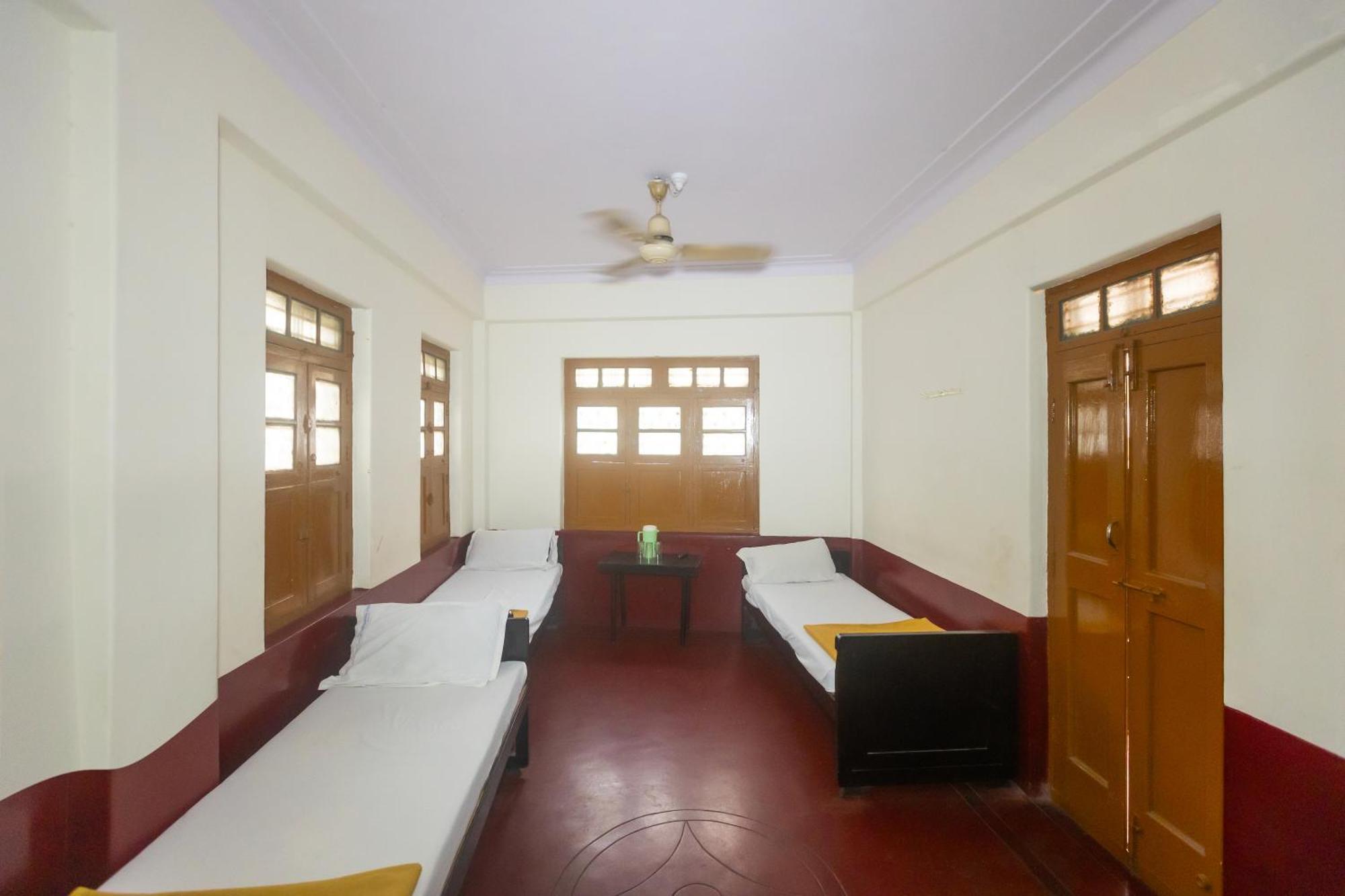 Sri Ramakrishna Hotel バンガロール エクステリア 写真