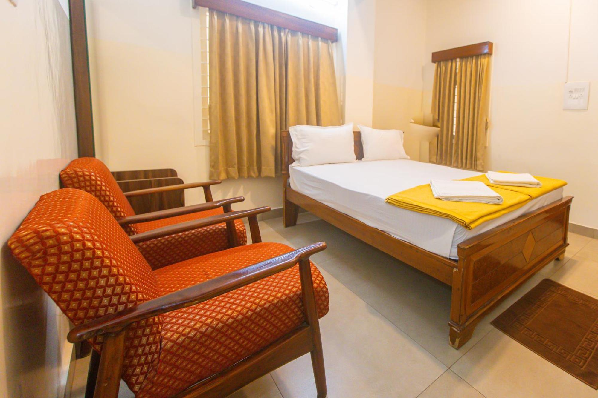 Sri Ramakrishna Hotel バンガロール エクステリア 写真