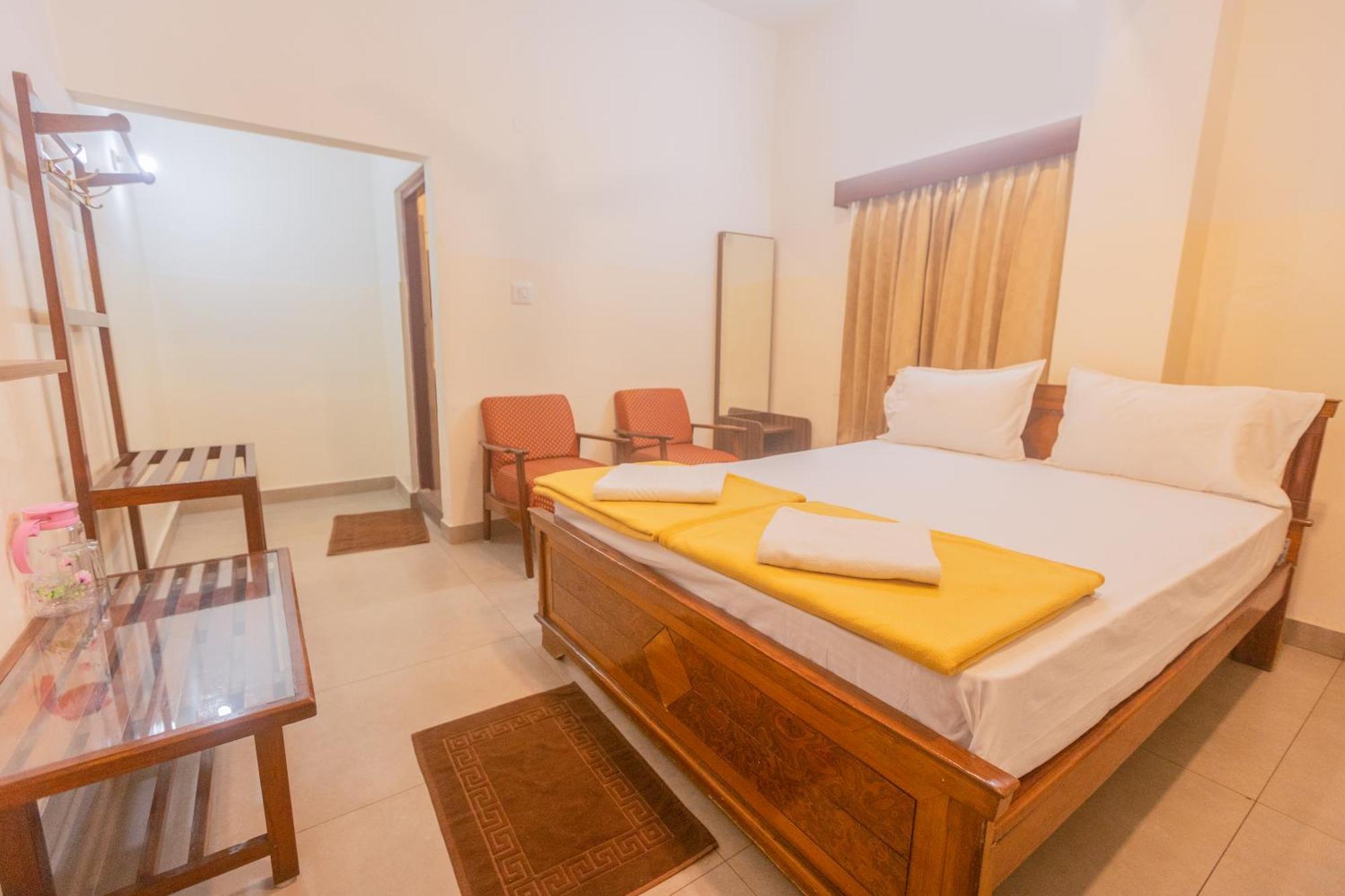Sri Ramakrishna Hotel バンガロール エクステリア 写真